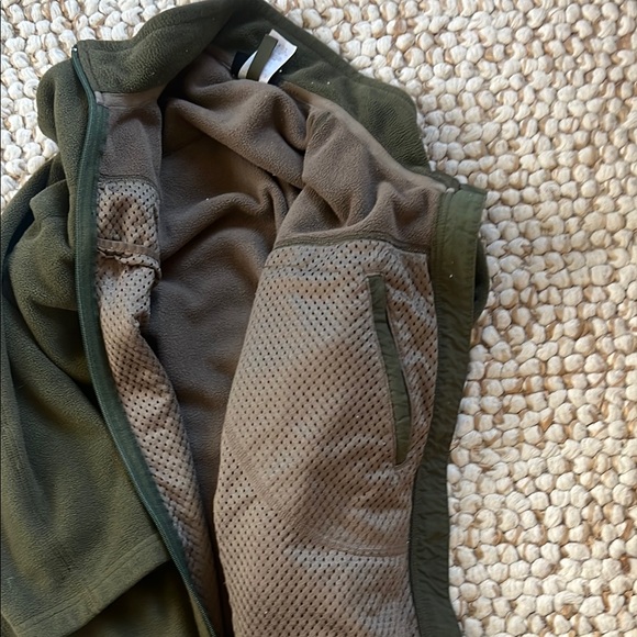 Patagonia Olive Green Fleece Jacket - Picture 3 of 5
